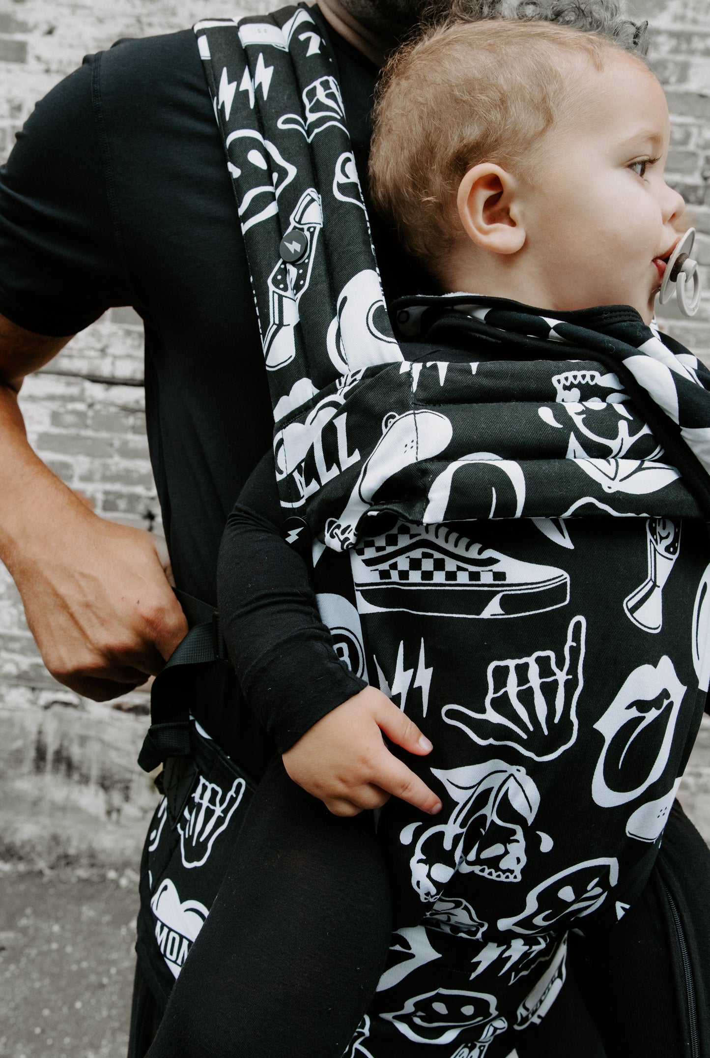 The Dahlia Carrier in Cool Kid [Midnight Edition]