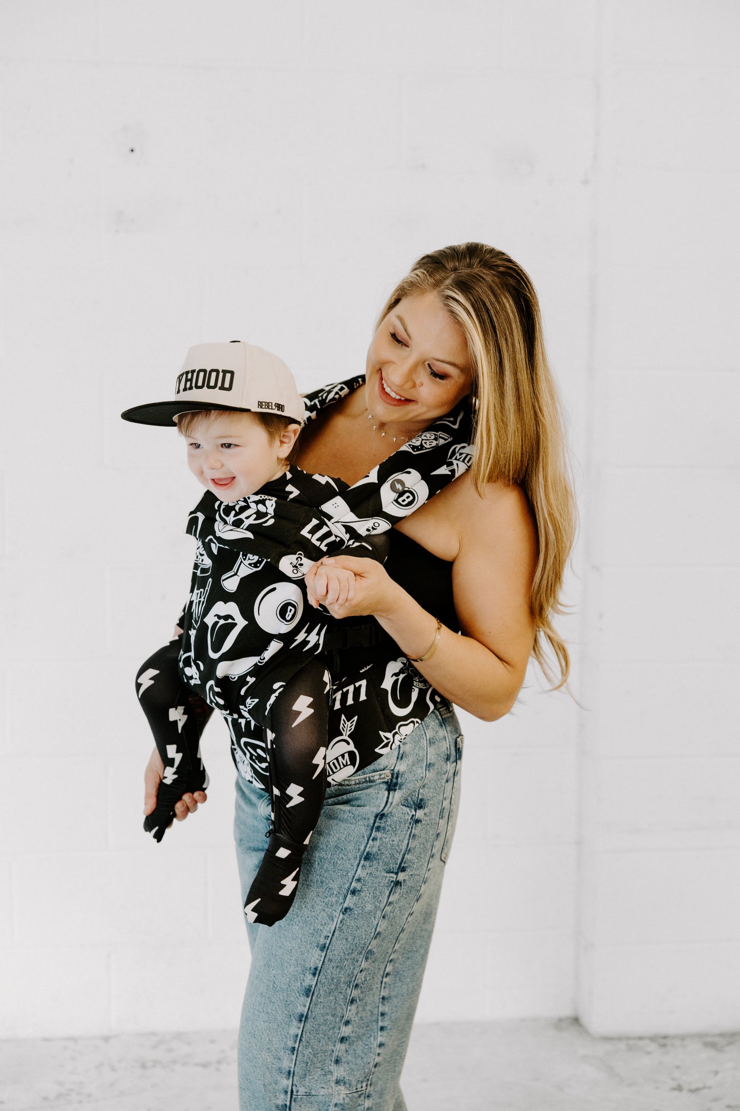 The Dahlia Carrier in Cool Kid [Midnight Edition]