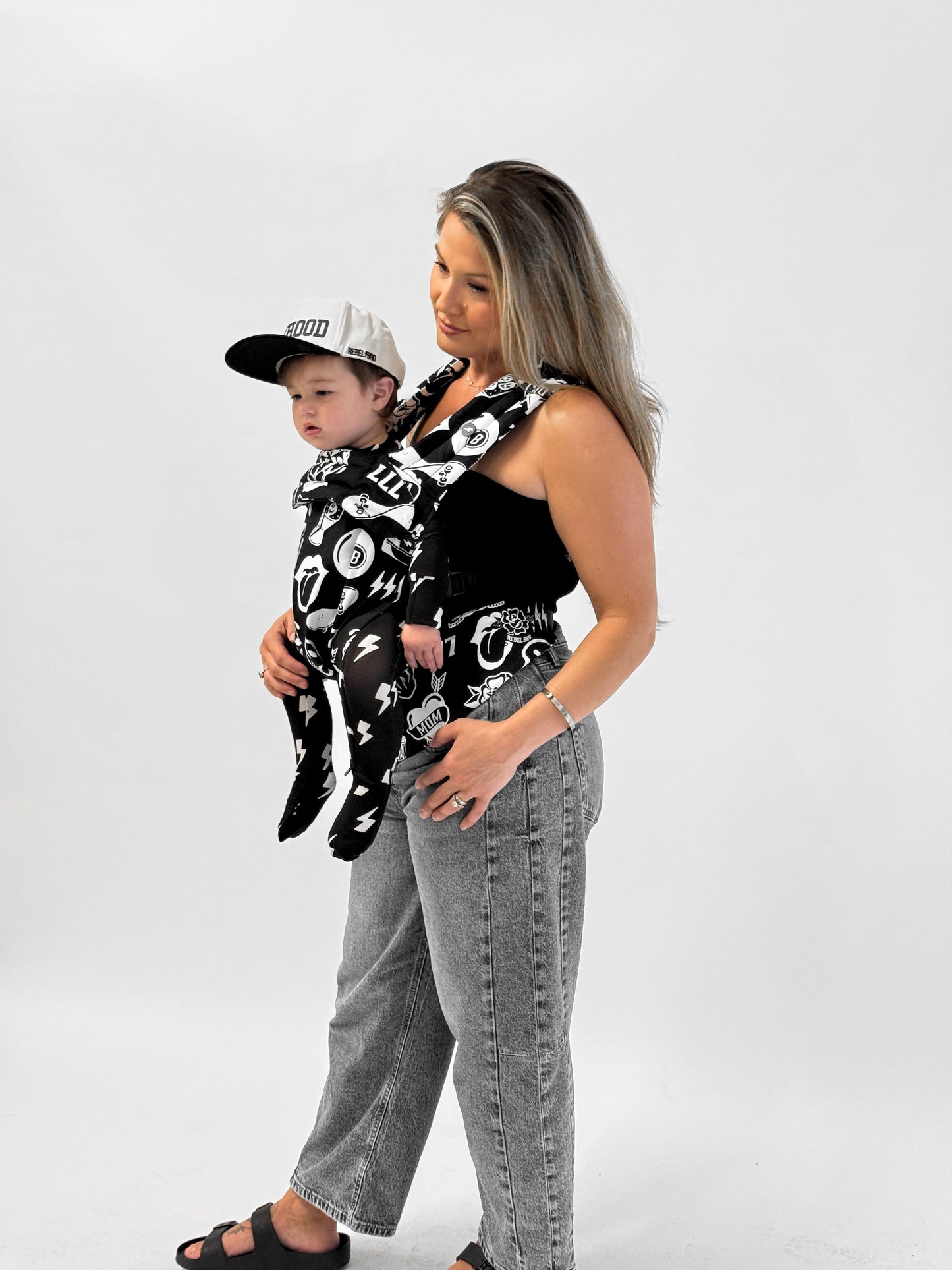 The Dahlia Carrier in Cool Kid [Midnight Edition]