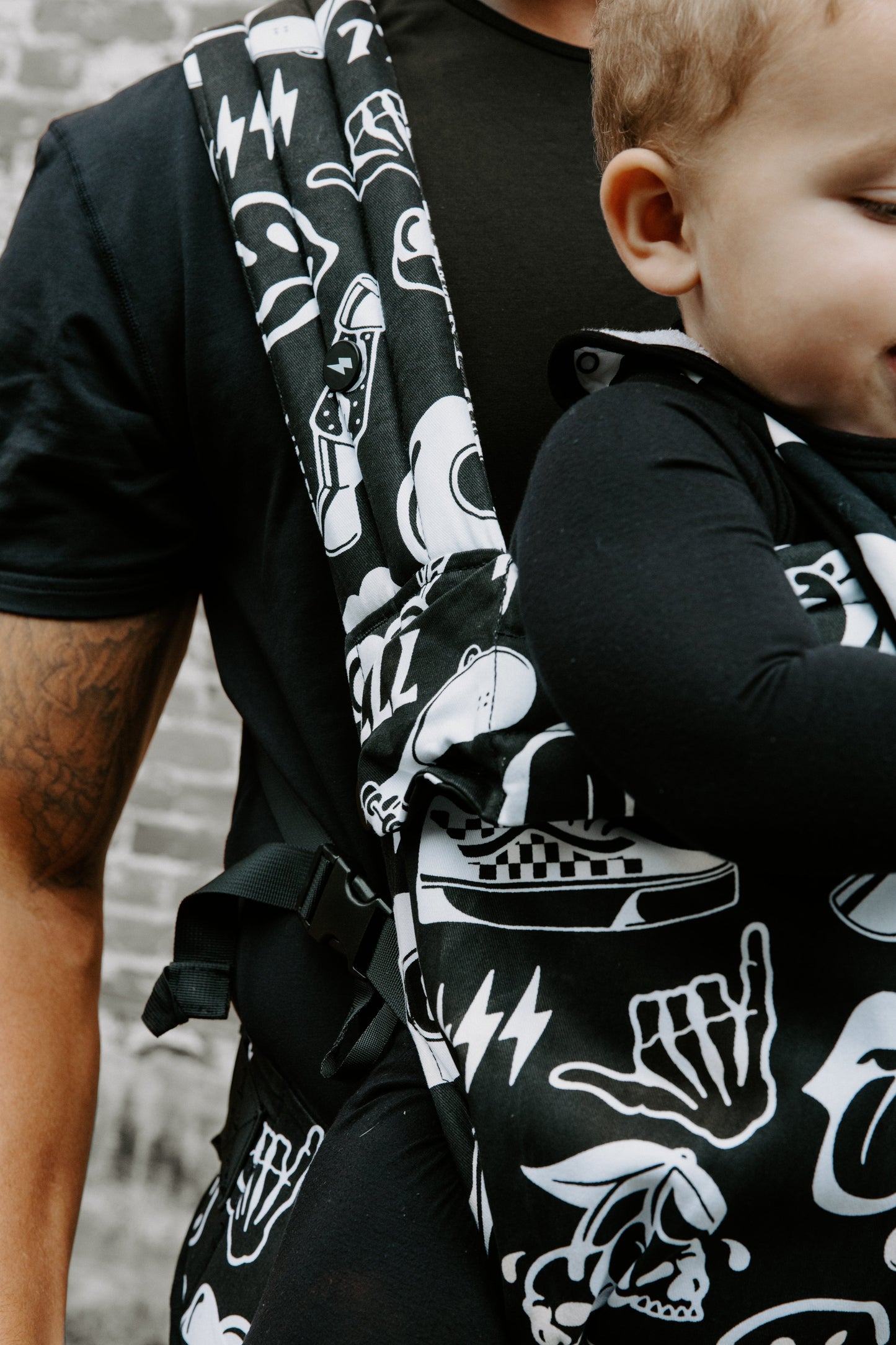 The Dahlia Carrier in Cool Kid [Midnight Edition]