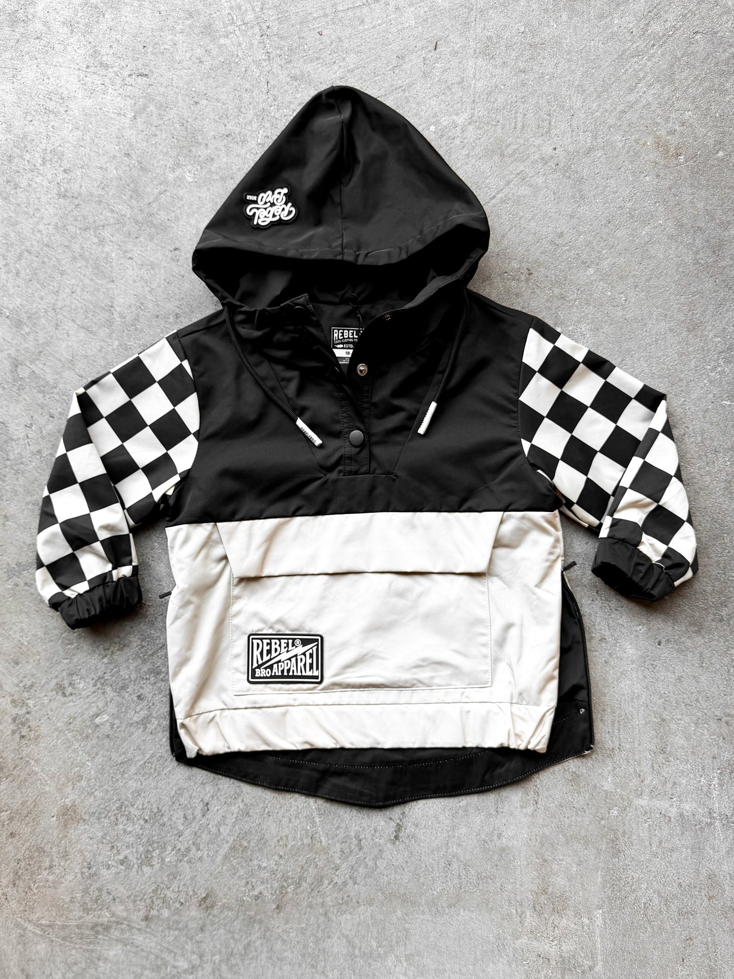 Pullover Windbreaker in Black/Oat