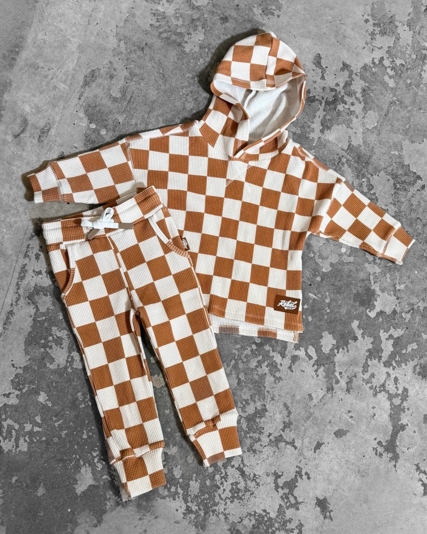 Waffle Set in Vanilla + Chestnut