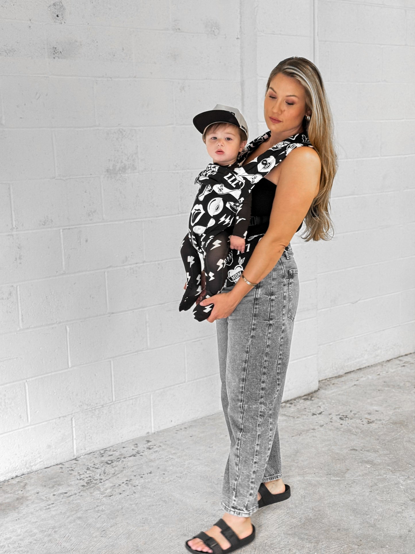 The Dahlia Carrier in Cool Kid [Midnight Edition]