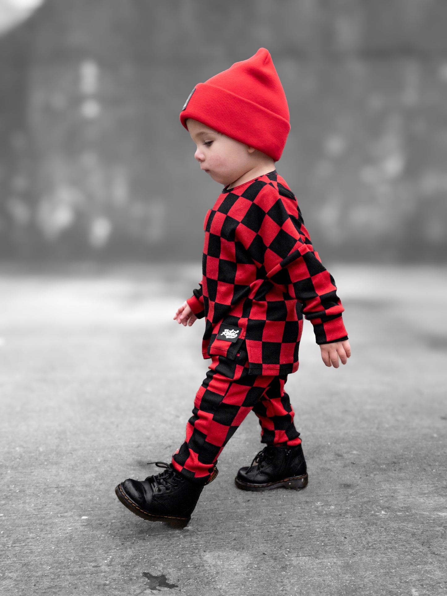 Organic Ribbed Set in Smoke + Crimson