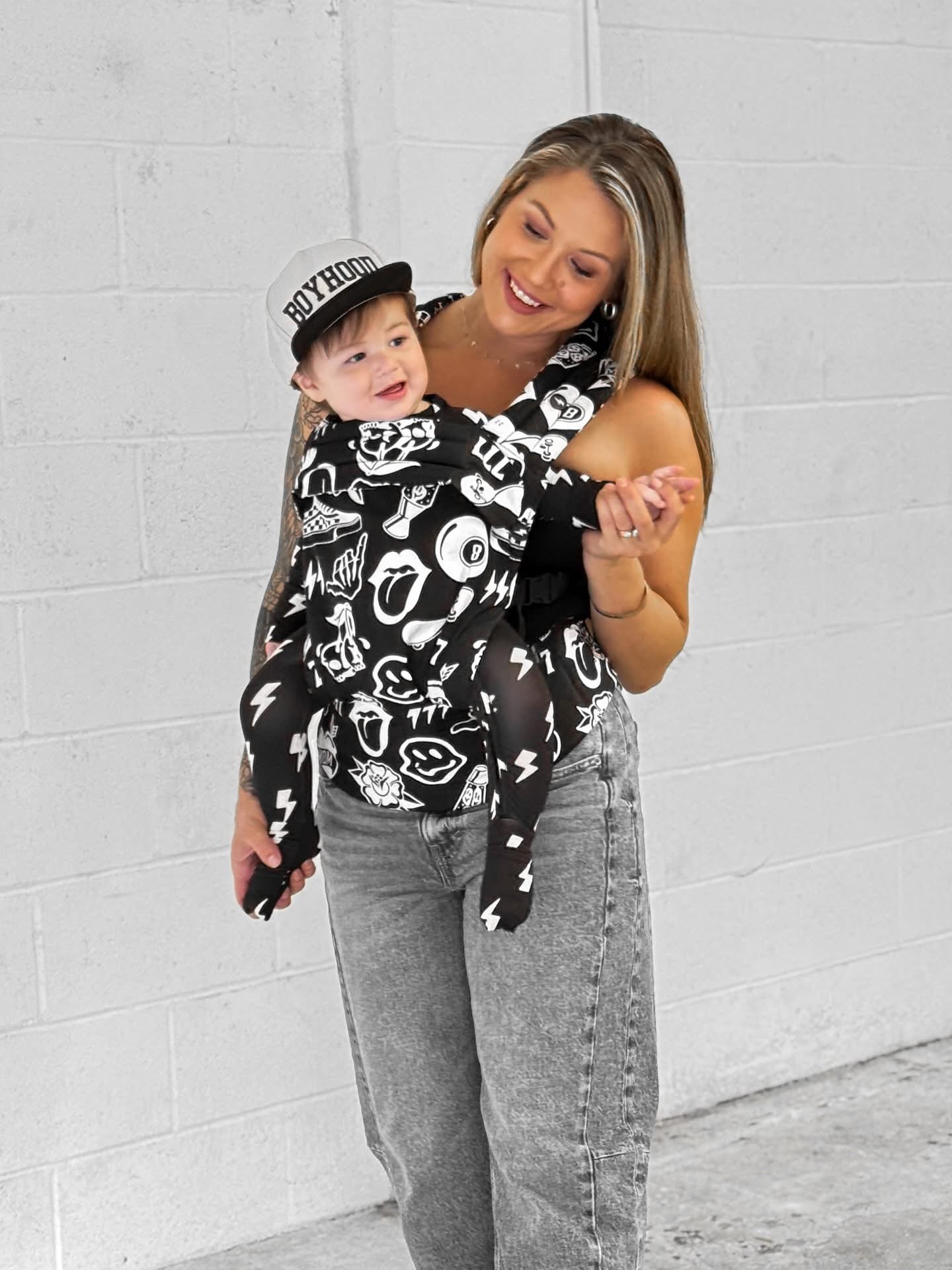 The Dahlia Carrier in Cool Kid [Midnight Edition]