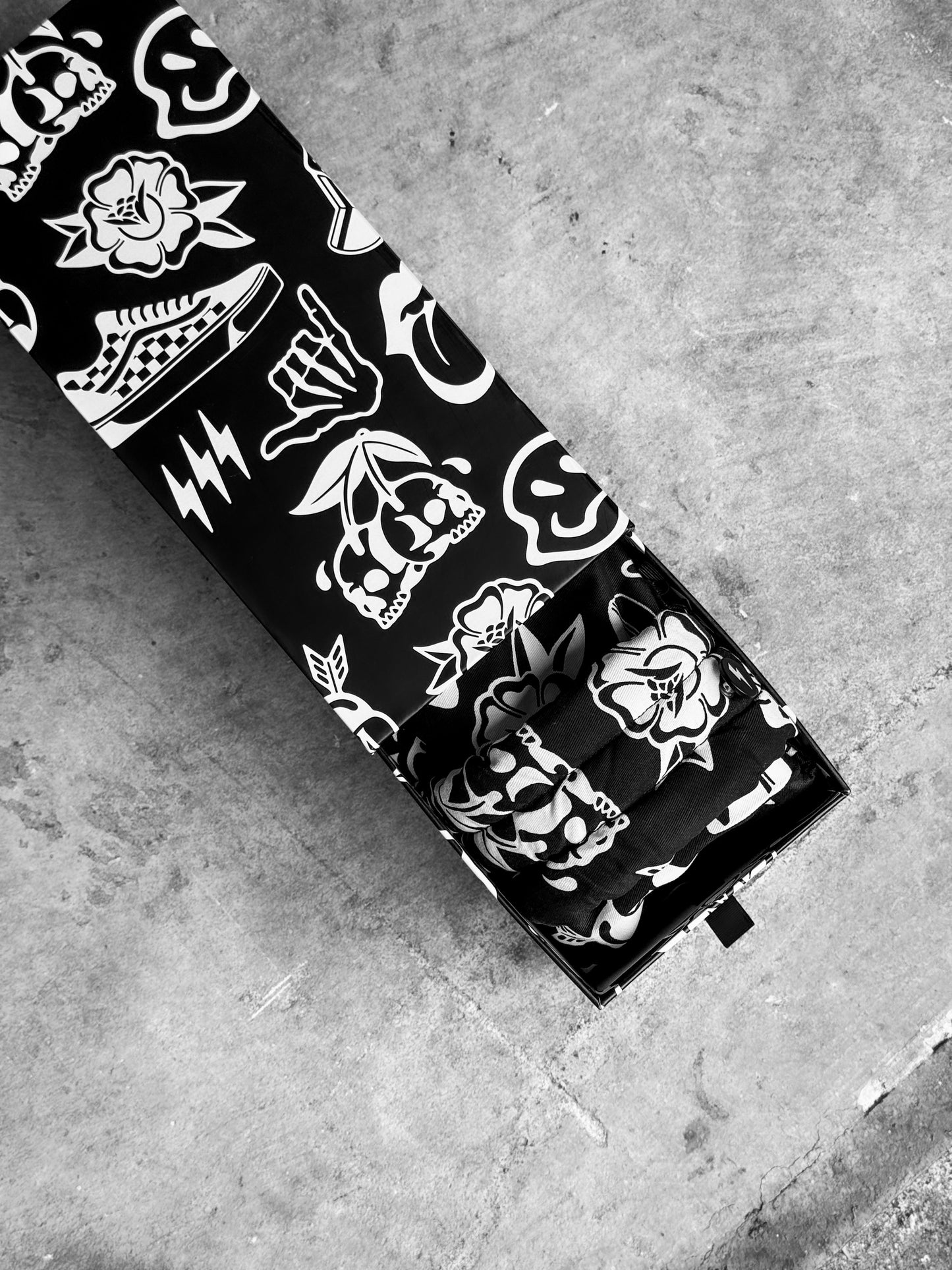 The Dahlia Carrier in Cool Kid [Midnight Edition]